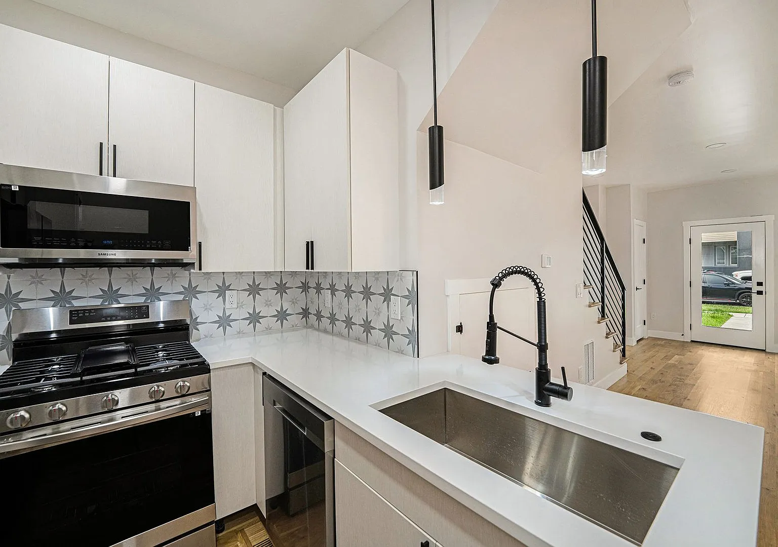 Front Duplex in Denver's Jefferson Park Neighborhood! — Photo 4