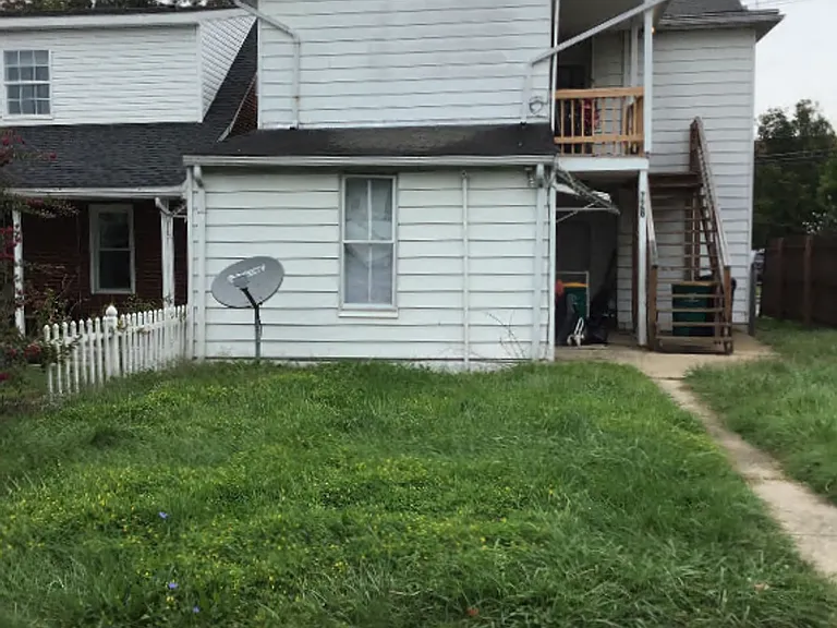 726 Lincoln Way E — Photo 1