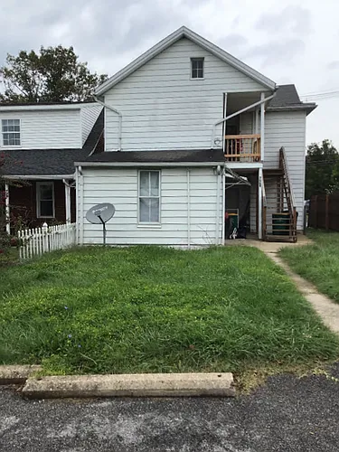 726 Lincoln Way E Photo 1
