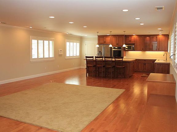 5th image of 1021 Wright Ter
