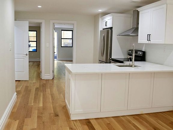 2nd image of 595 Van Buren St #1