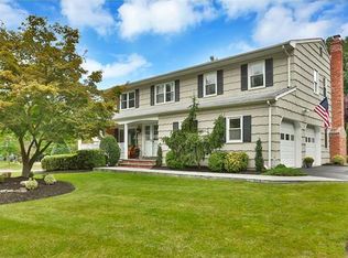13 Woodland Ter, Orangeburg, NY 10962