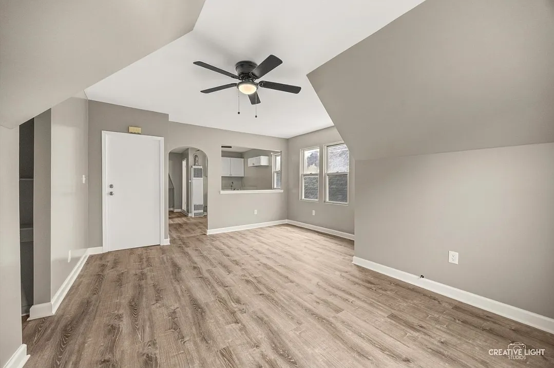 2 bed, 870 sqft, $1,500 — Photo 3