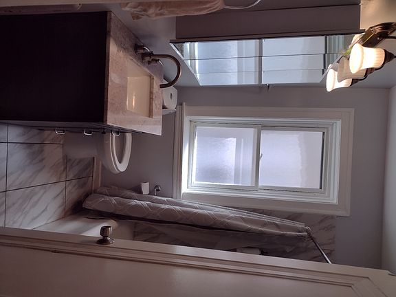 5th image of 6339 N Sacramento Ave APT 1