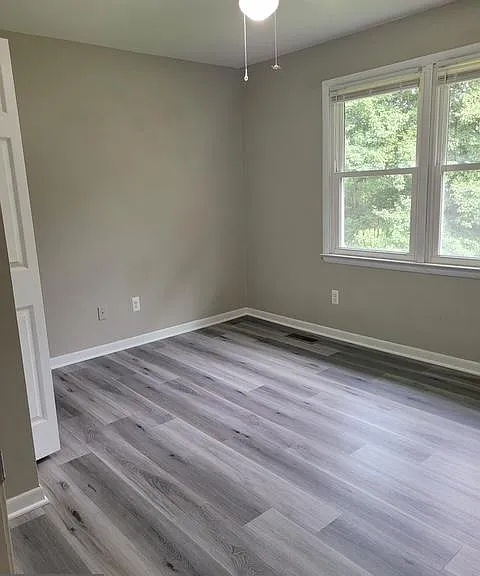 5077 Macnamara Dr — Photo 10