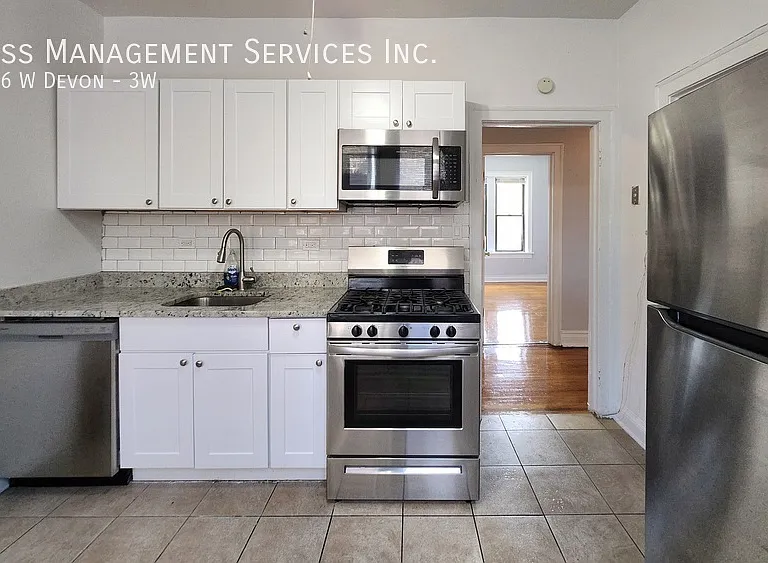1356 W Devon Ave #3W — Photo 2
