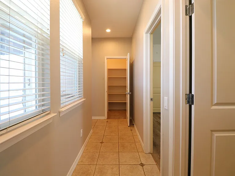 5279 Sycamore Creek Ct — Photo 16