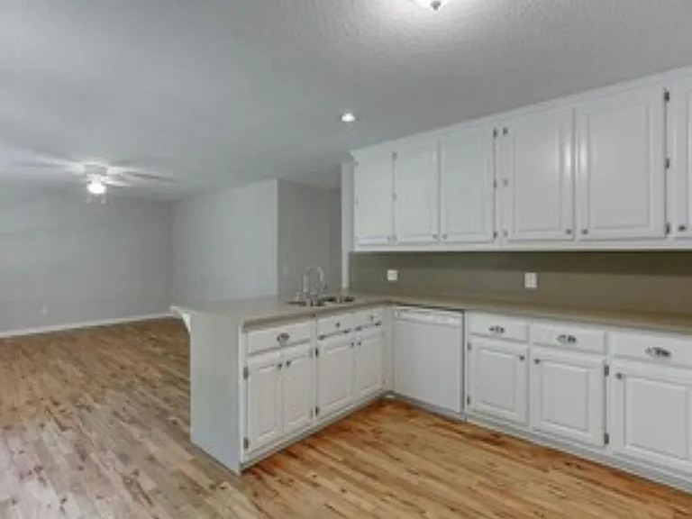 8950 Pine Tree Cir — Photo 5