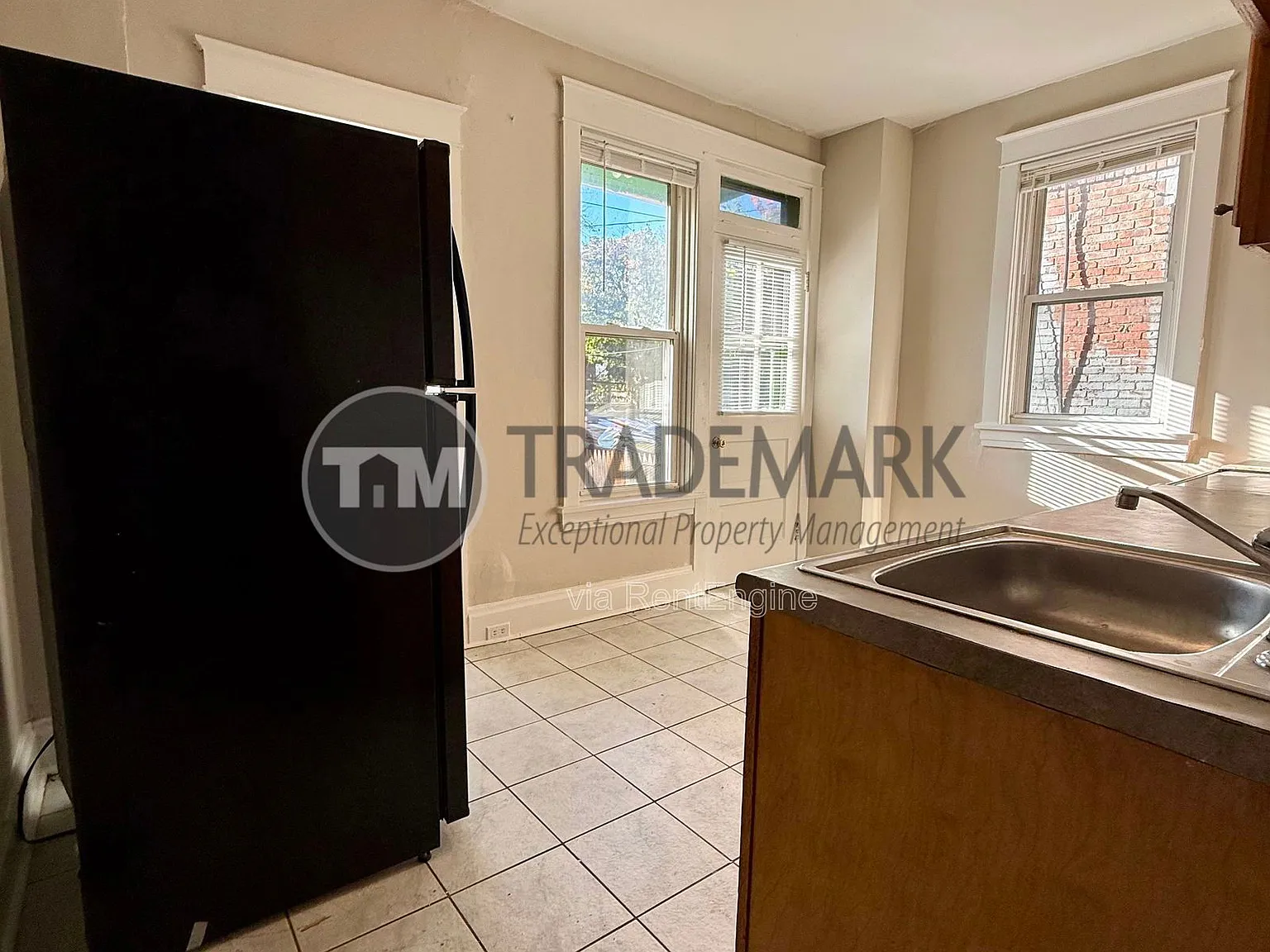 3 bed, 1.0 bath, 1330 sqft, $1,335 — Photo 3