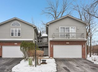 131 Willow Creek Ln, Willow Springs, IL 60480