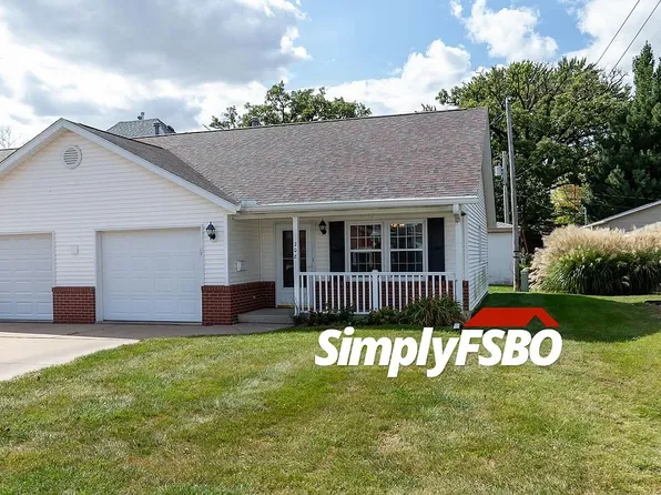 208 N 3rd St, Eldridge, IA 52748