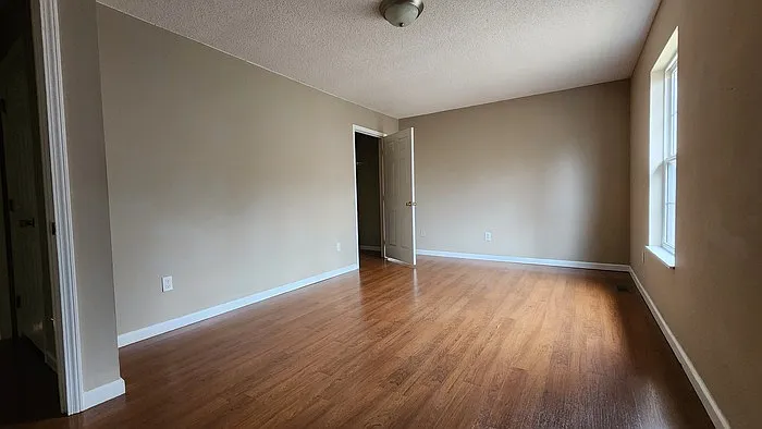 2 bed, 1.5 bath, 1000 sqft, $1,100 — Photo 4