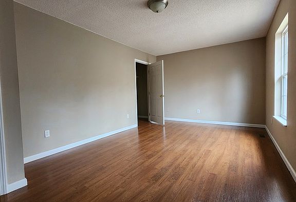 4th image of 1700 Lone Oak Rd Unit 19