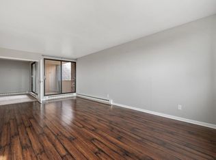Fox Hills, Fox Point, WI 53217