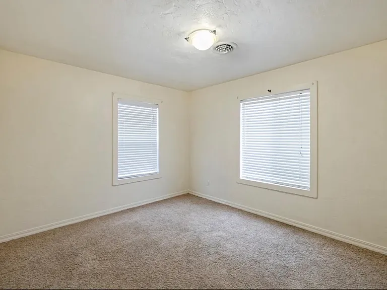 1133 W Nixon St — Photo 7