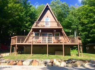 186 Old Abbey Ln, Becket, MA 01223