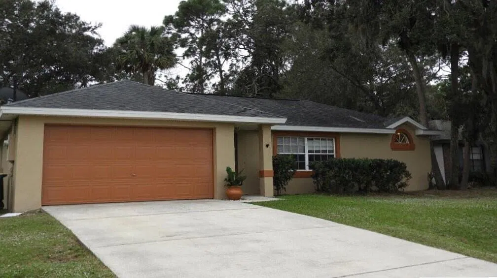 4 bed, 2.0 bath, 1468 sqft, $2,000 — Photo 1