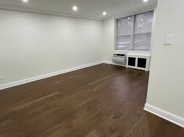 31-85 Crescent Street image 9 of 29