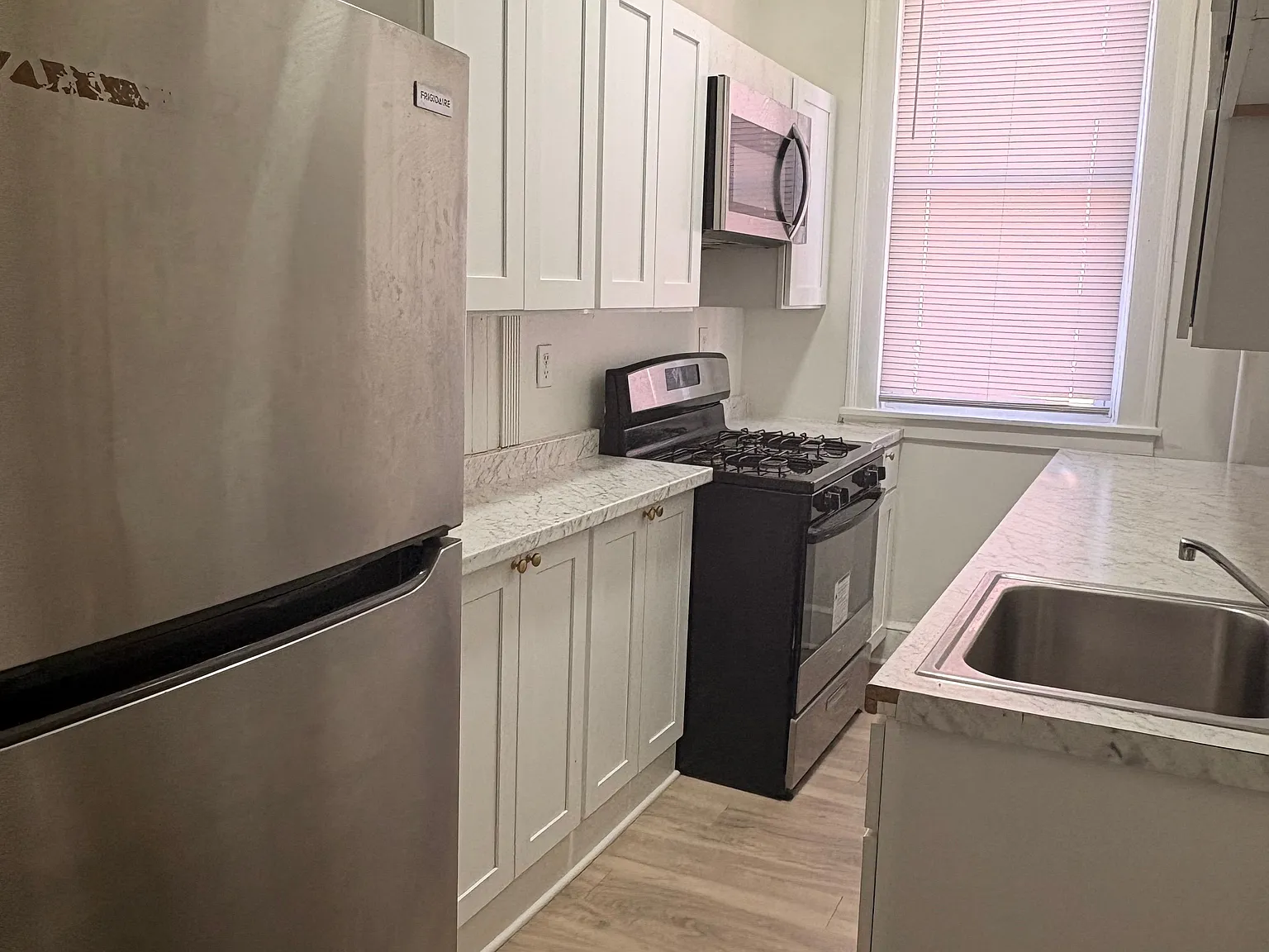 3 bed, $2,195 — Photo 4