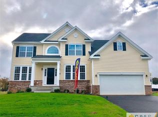 32 Stoneham Rd, Ewing, NJ 08638