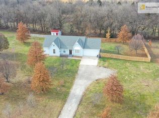21524 S Pryor Rd, Pleasant Hill, MO 64080