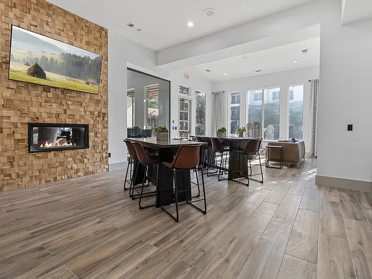 Oakville Apartments — Photo 5