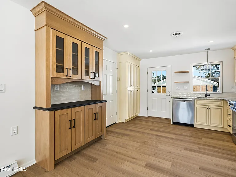 32 Buckingham Dr N #B — Photo 6