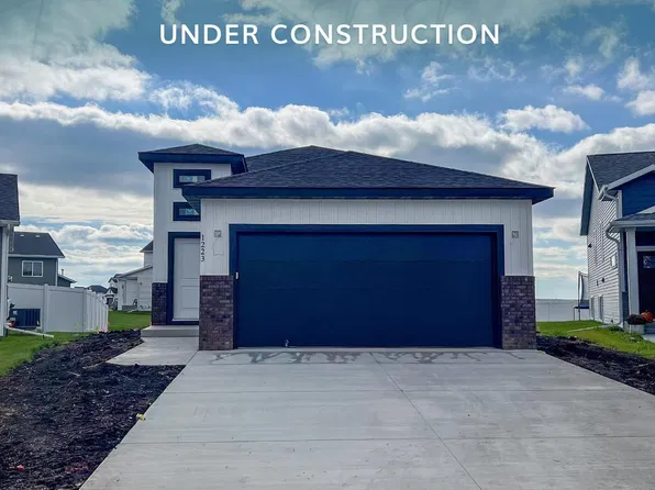 1223 Rachel Dr W, Fargo, ND 58104