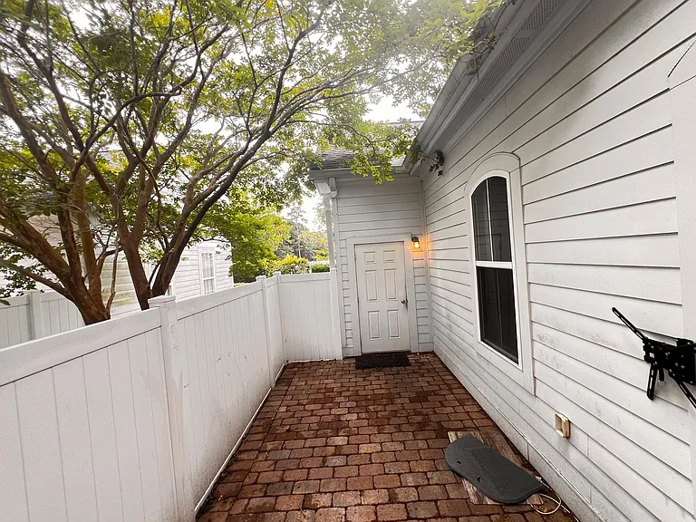 3512 Alexandria Ave — Photo 31