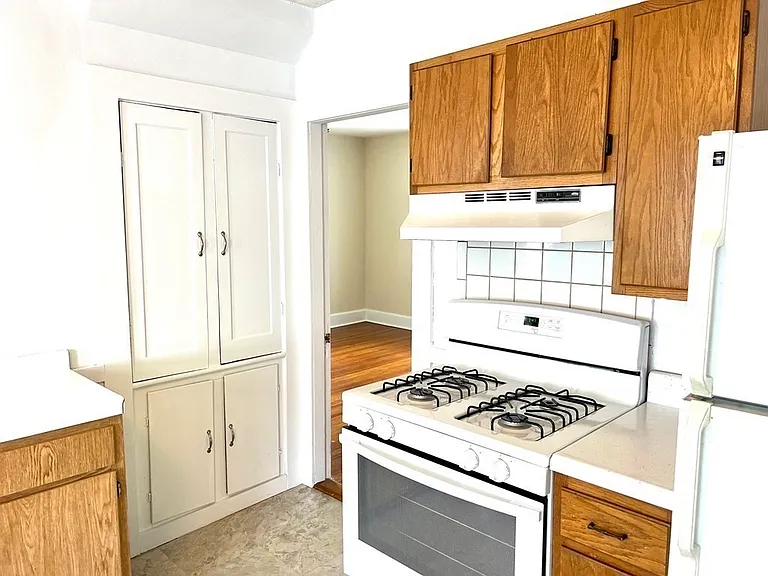 5 Adams St #1 — Photo 2