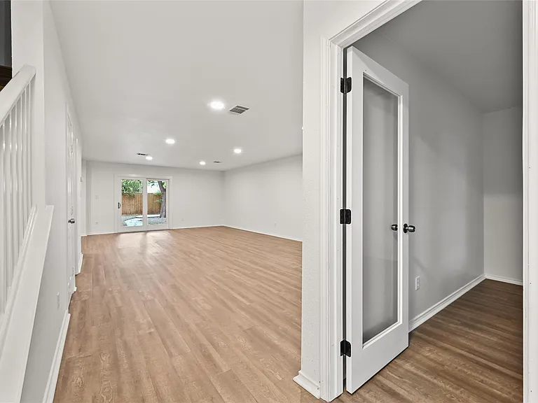 2217 Riker Ridge Trl — Photo 4