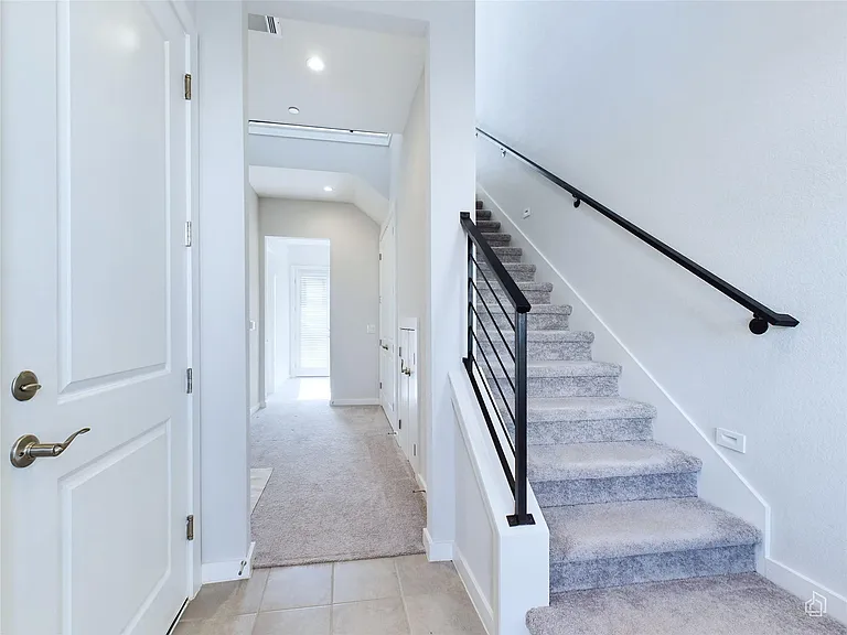 12001 Vista Parke Dr #904 — Photo 18
