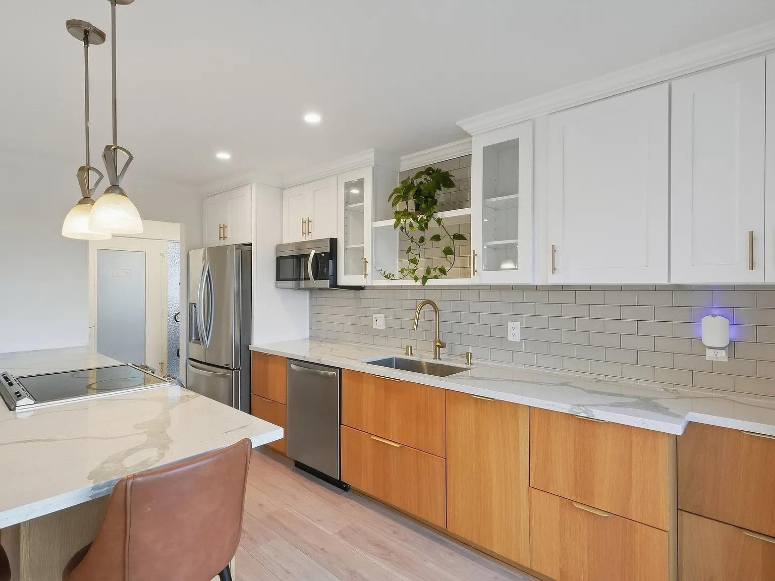 2 bed, 913 sqft, $5,500 — Photo 2