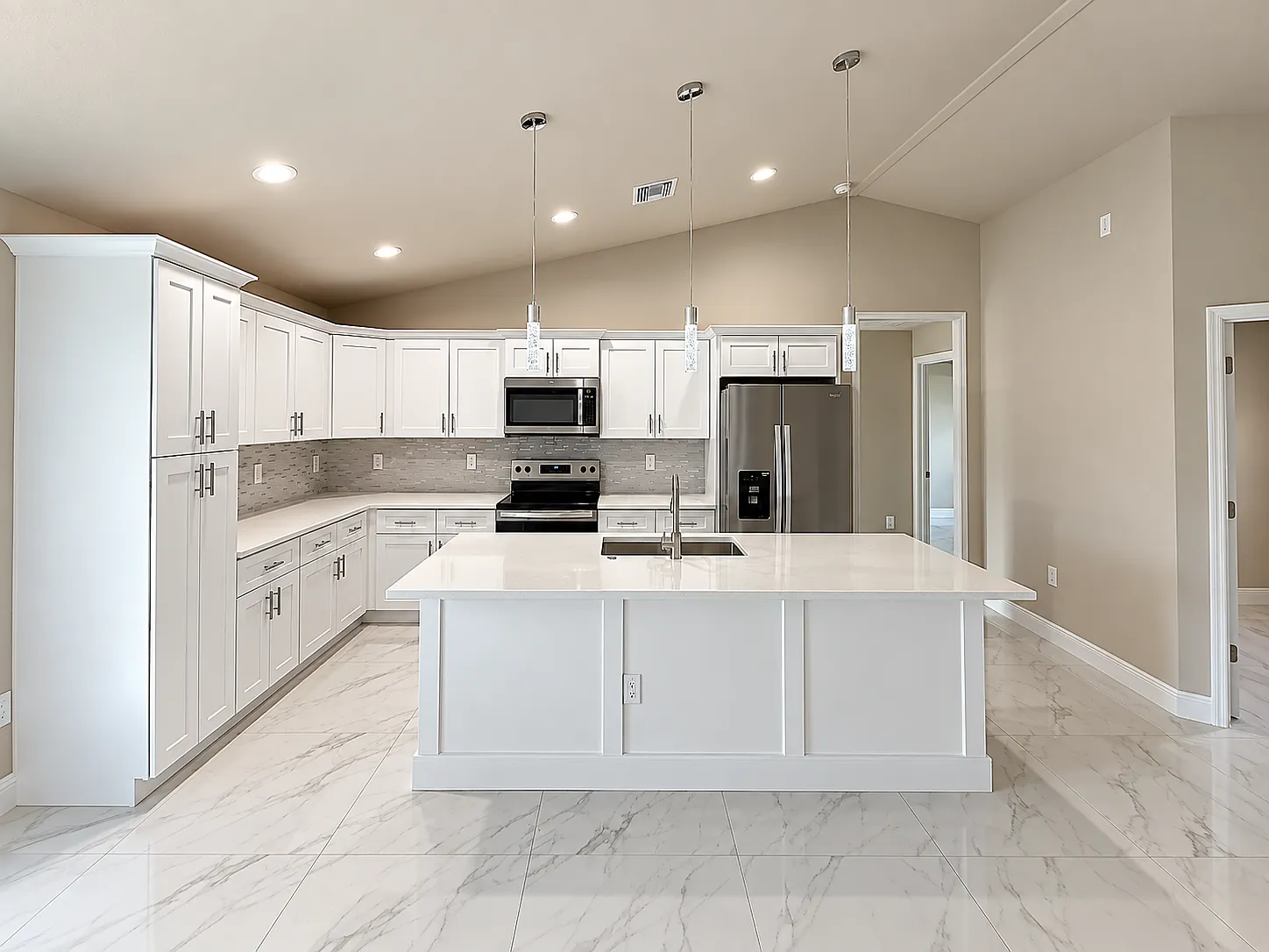 3 bed, 1618 sqft, $2,200 — Photo 3
