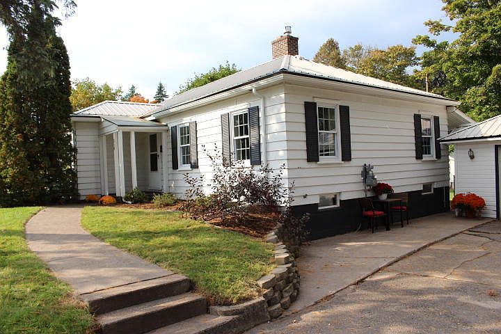 1st image of 318 W Easterday Ave