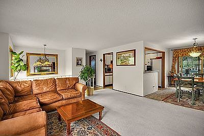5th image of 15527 14th Ave NE