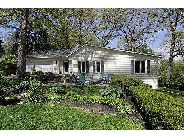 429 Highland Ave photo 1