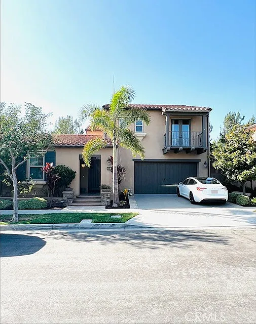 4 bed, 2334 sqft, $5,900 — Photo 2