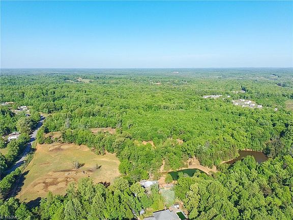 2nd image of 2690 Old Mountain Rd