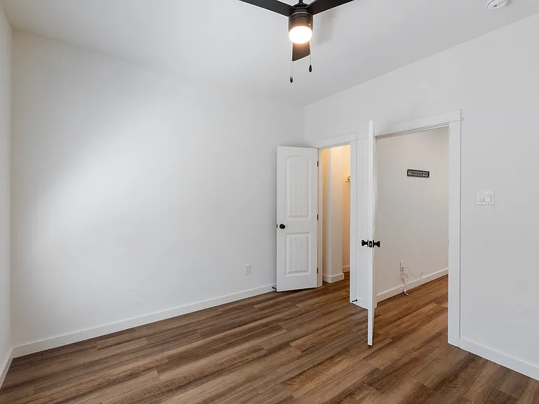 1139 Kings Hwy #102 — Photo 12