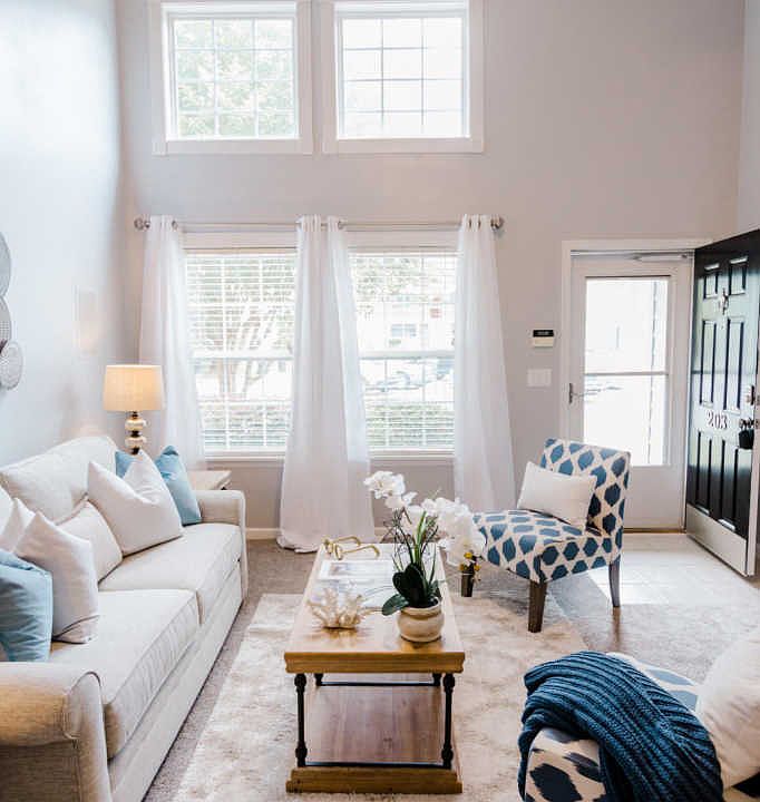 1st image of 203 Sunnyside Way