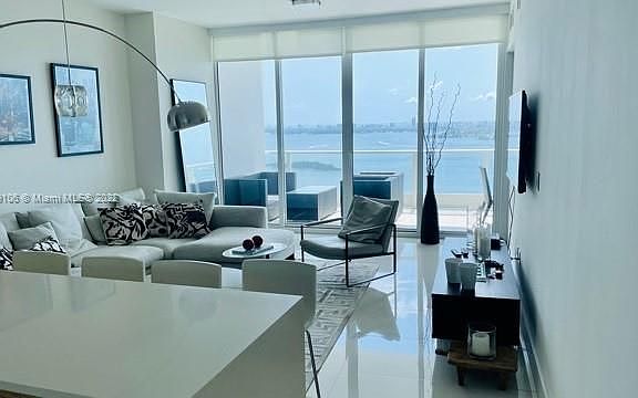 2nd image of 2020 N Bayshore Dr APT 3009