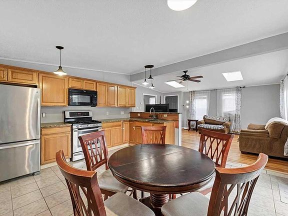 4th image of 18 Hudson Bluff Dr