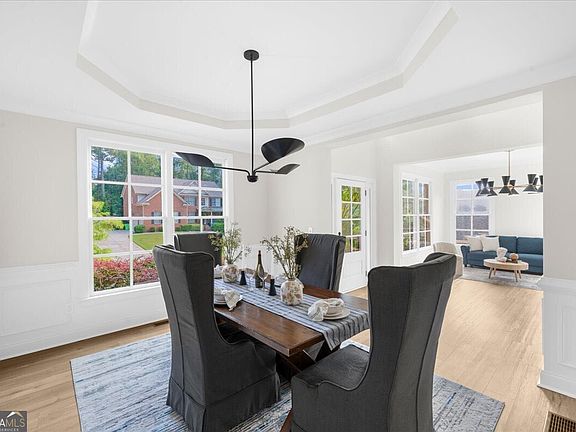 4th image of 2217 Birchtree Way