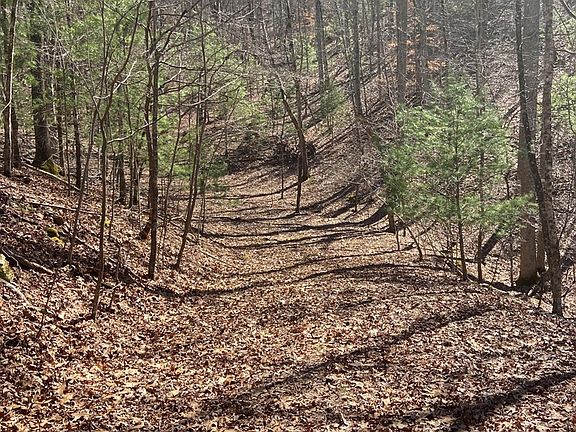 3rd image of 9 Mountain Dr