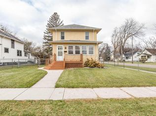 803 11th St S, Fargo, ND 58103