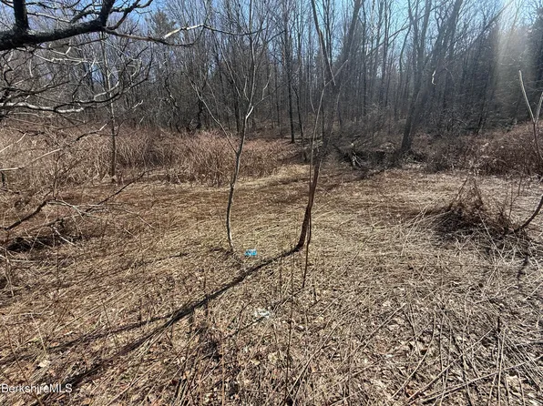 800 Cape St, Lee, MA 01238