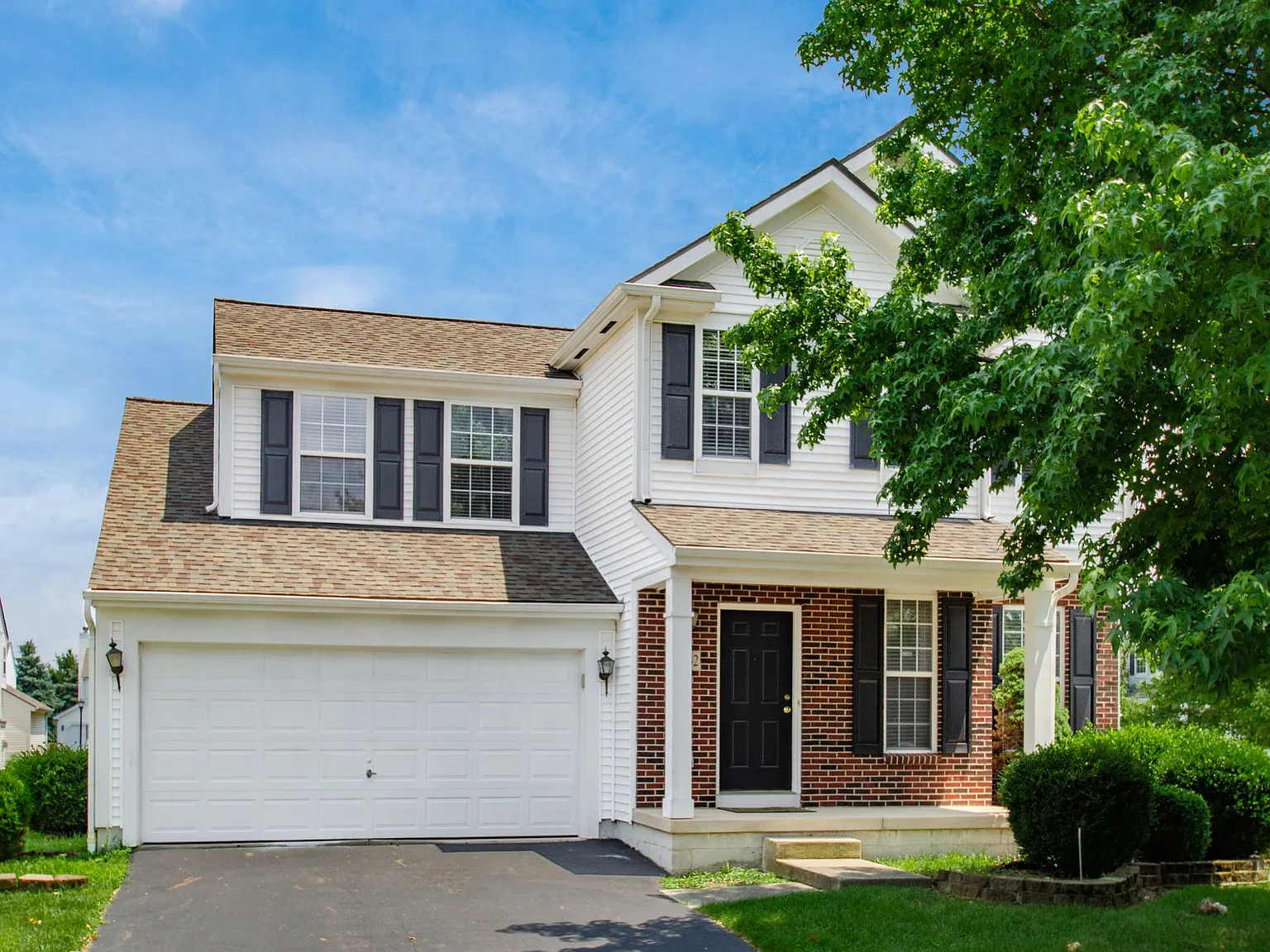 3 bed, 2.5 bath, 3100 sqft, $2,999 — Photo 2