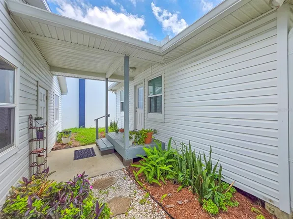 216 S 5th St #B, Flagler Beach, FL 32136