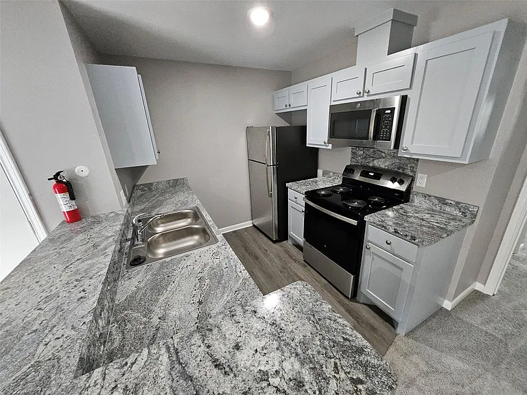 12955 Woodforest Blvd #68 — Photo 2